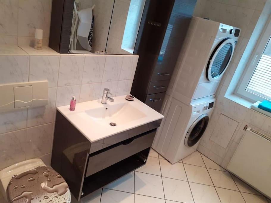 Schoene Und Ruhige Ferienwohnung In Ottendorf เซบนิทซ์ ภายนอก รูปภาพ